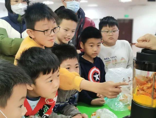 “环境友好 儿童友好”青岛市少年儿童垃圾分类公益活动启动