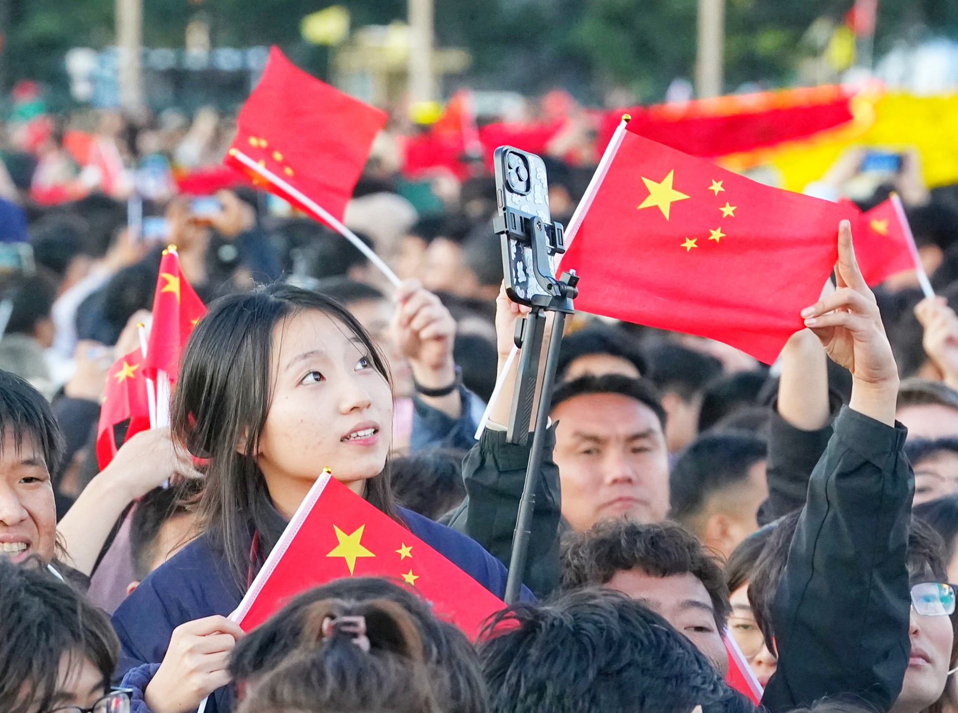 12.3万人现场守候升旗仪式！天安门广场随采：看升旗的理由