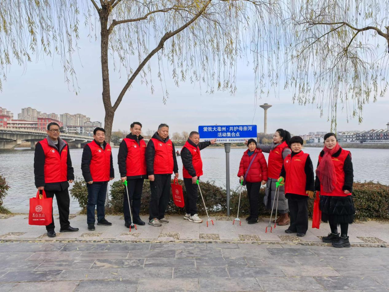 亳州：志愿者助力垃圾分类 引领药都绿色新时尚