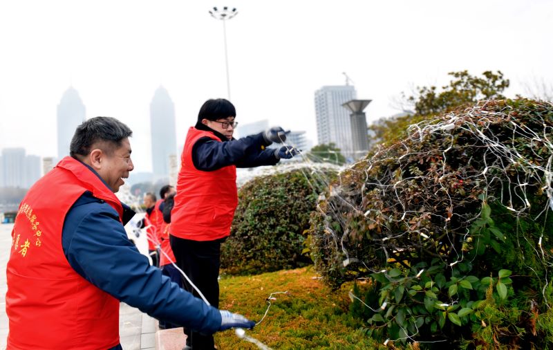 枣庄市开展“雷锋精神永不忘 厉行节约我先行”志愿服务活动