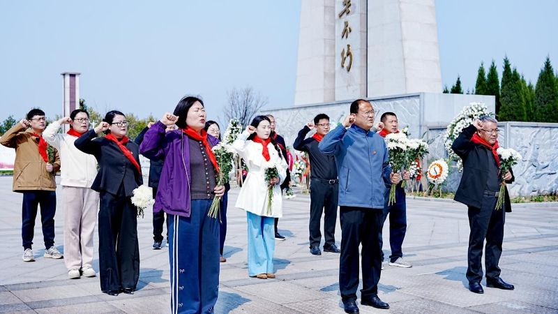 山东临沂：苍松翠柏映忠魂 绿水青山慰英灵